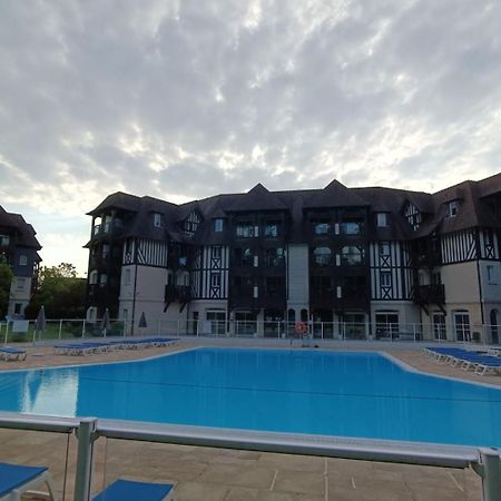 Appart 2 Chambres Piscine Chez Rox - Residence Du Golf Deauville Bagian luar foto